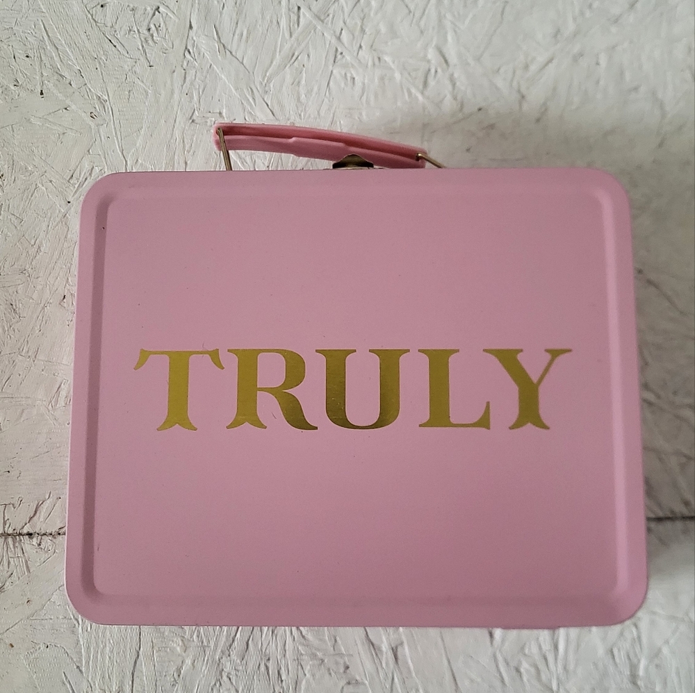 Truly Buns & Boobies Kit